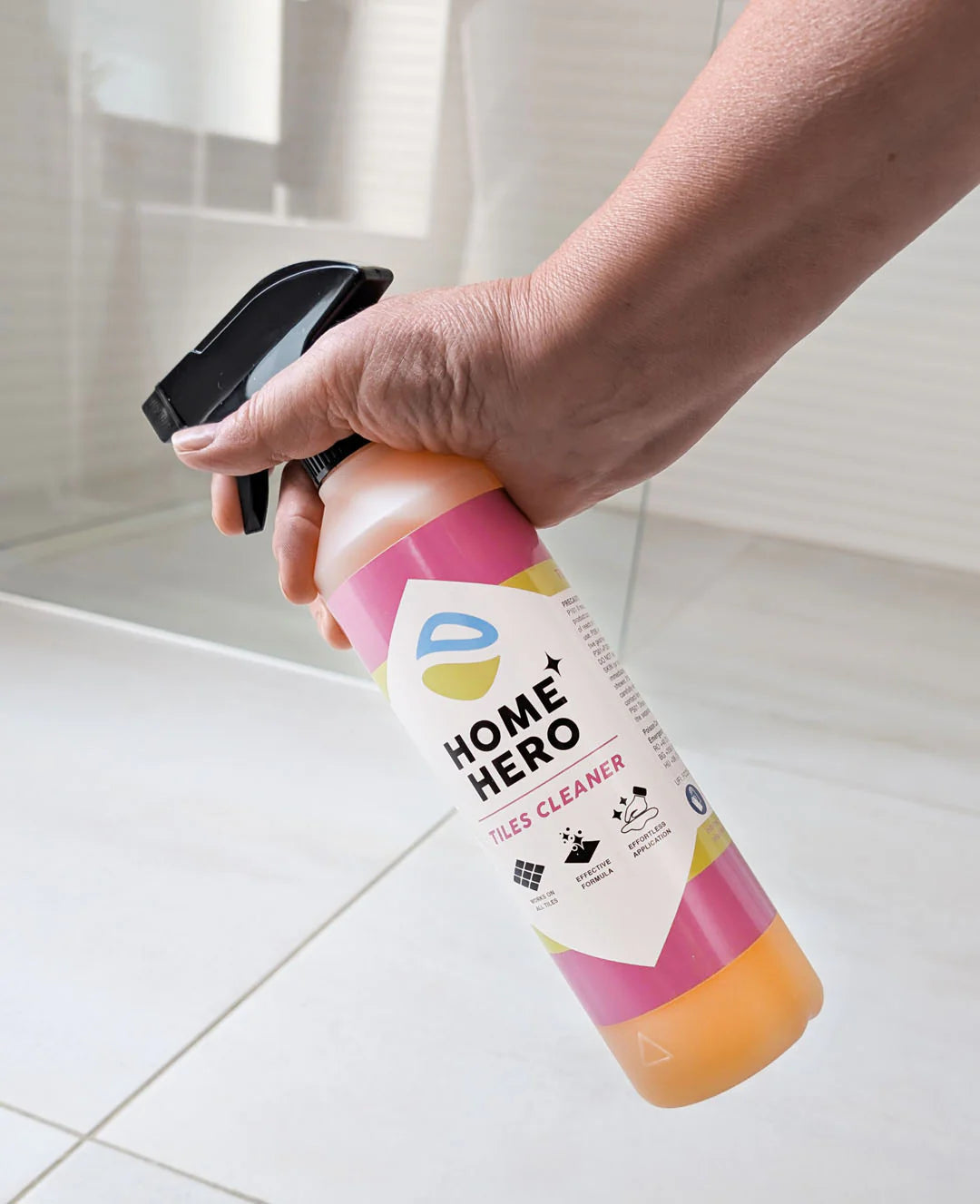 Tiles Cleaner - Solutie de curatare/reînnoire gresie, faianta si rosturi.